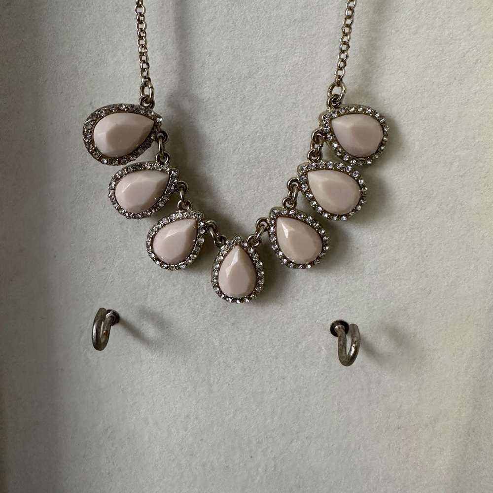 Statement necklace